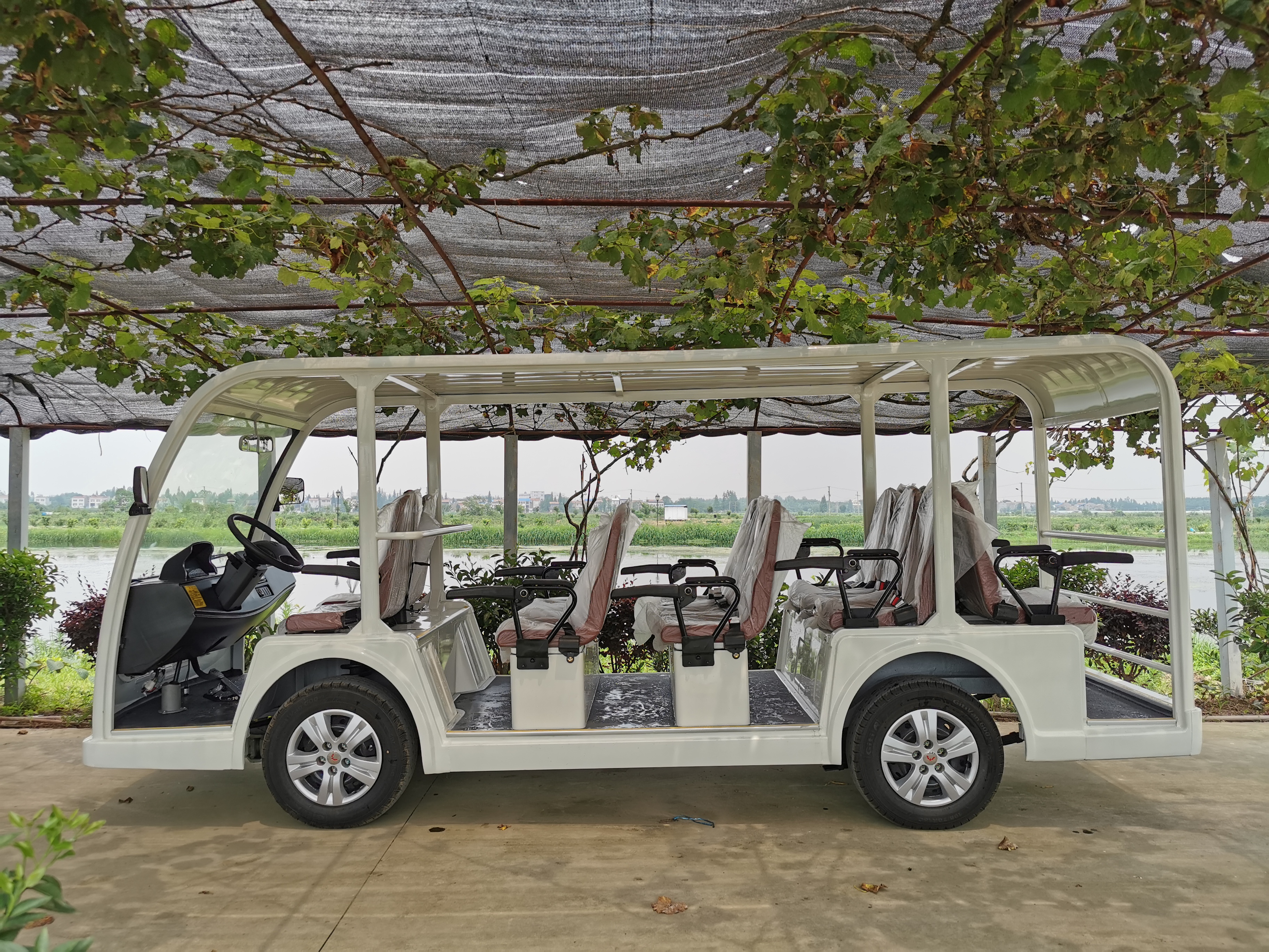 如何处理观光车上的水渍问题