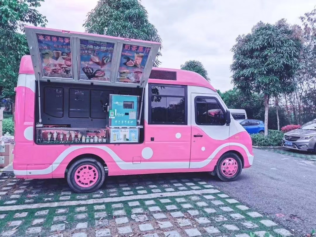 炎炎夏日，冰淇凌车