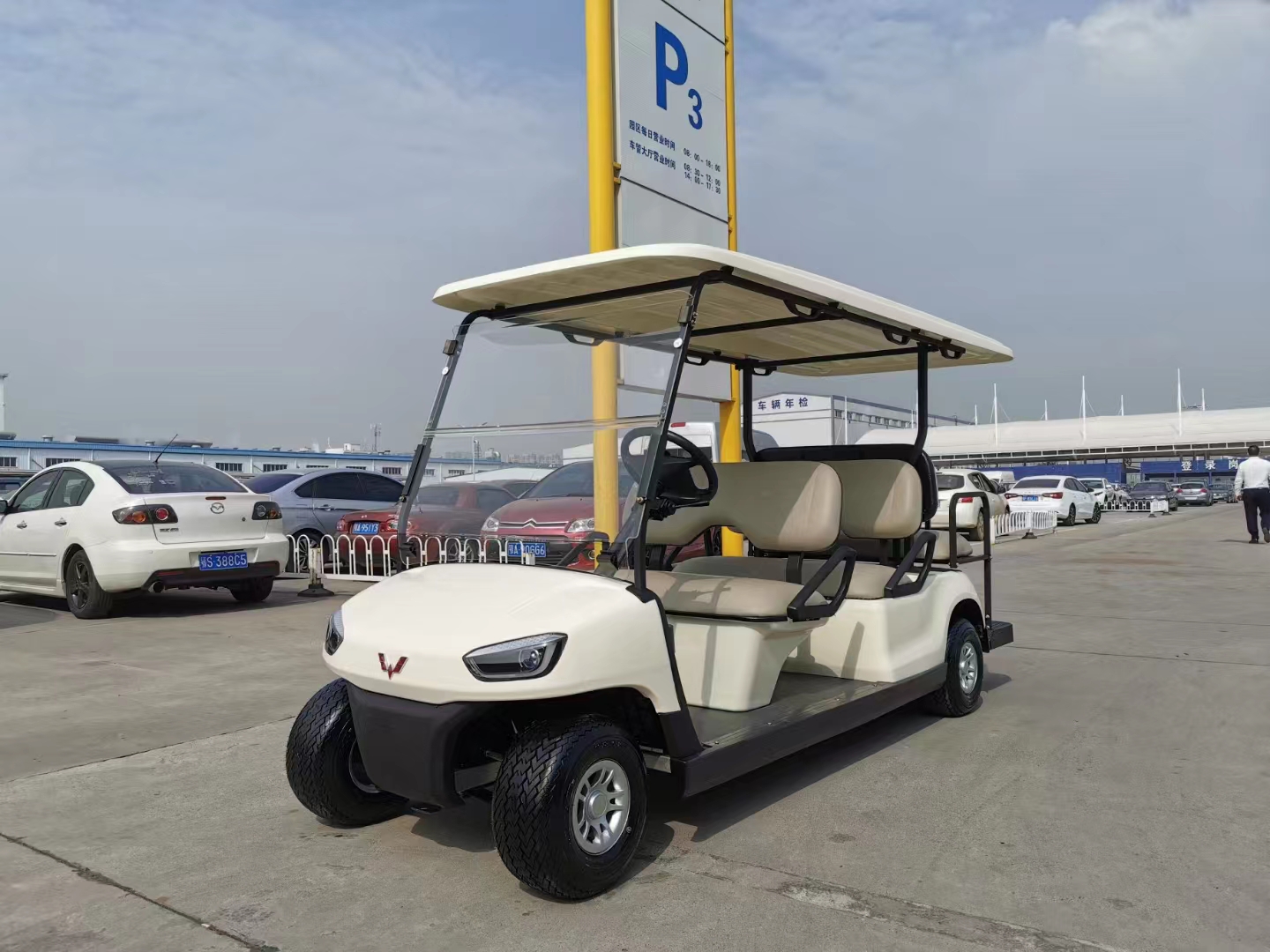 驾驶高尔夫球车如何省电