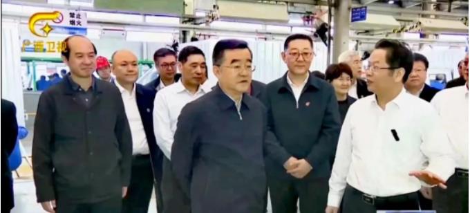 全国人大常委会执法检查组到五菱工业公司开展特种设备安全法执法检查