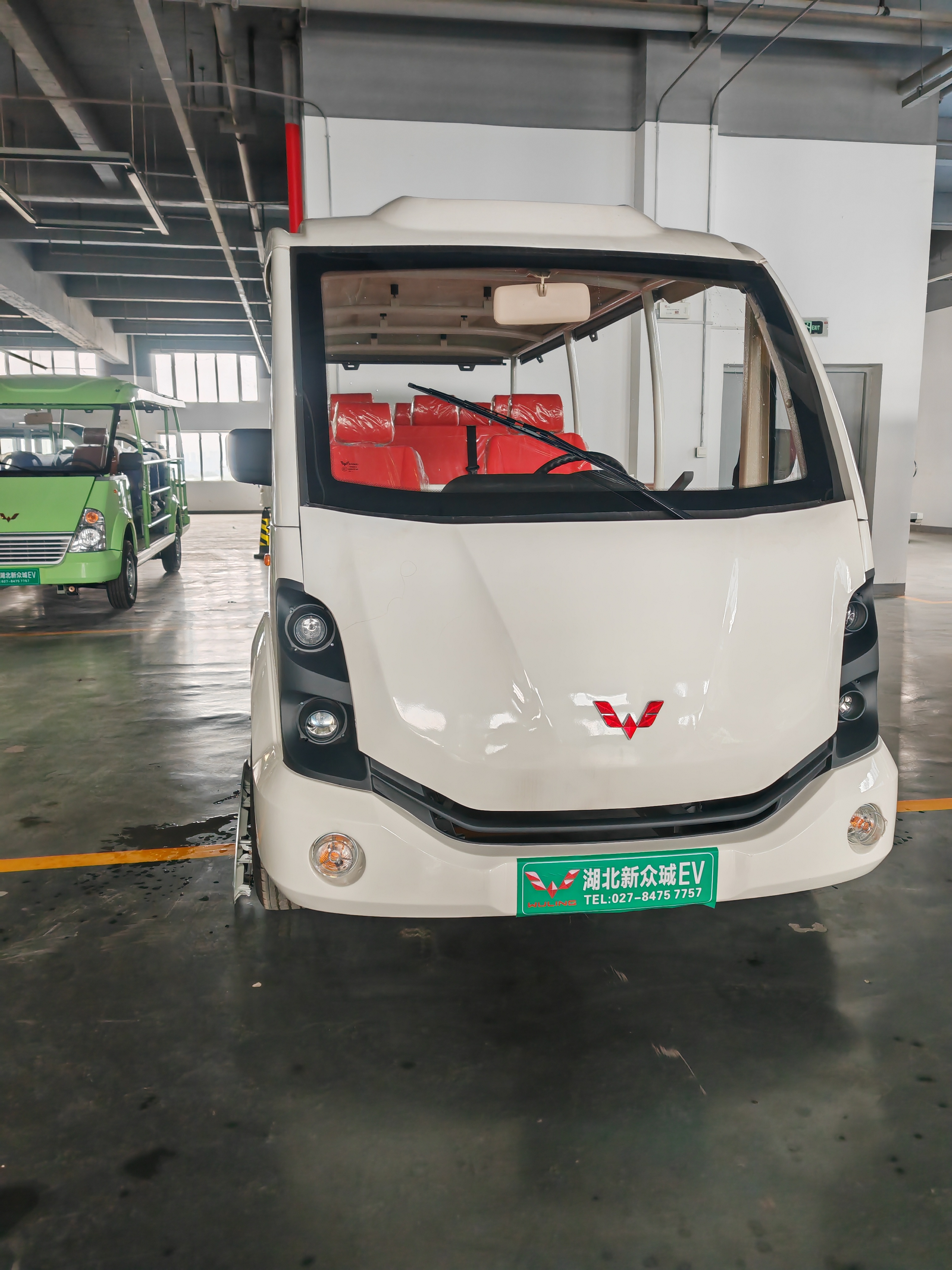 如何解决玻璃钢车身抗冲击性能和修复难度的问题？