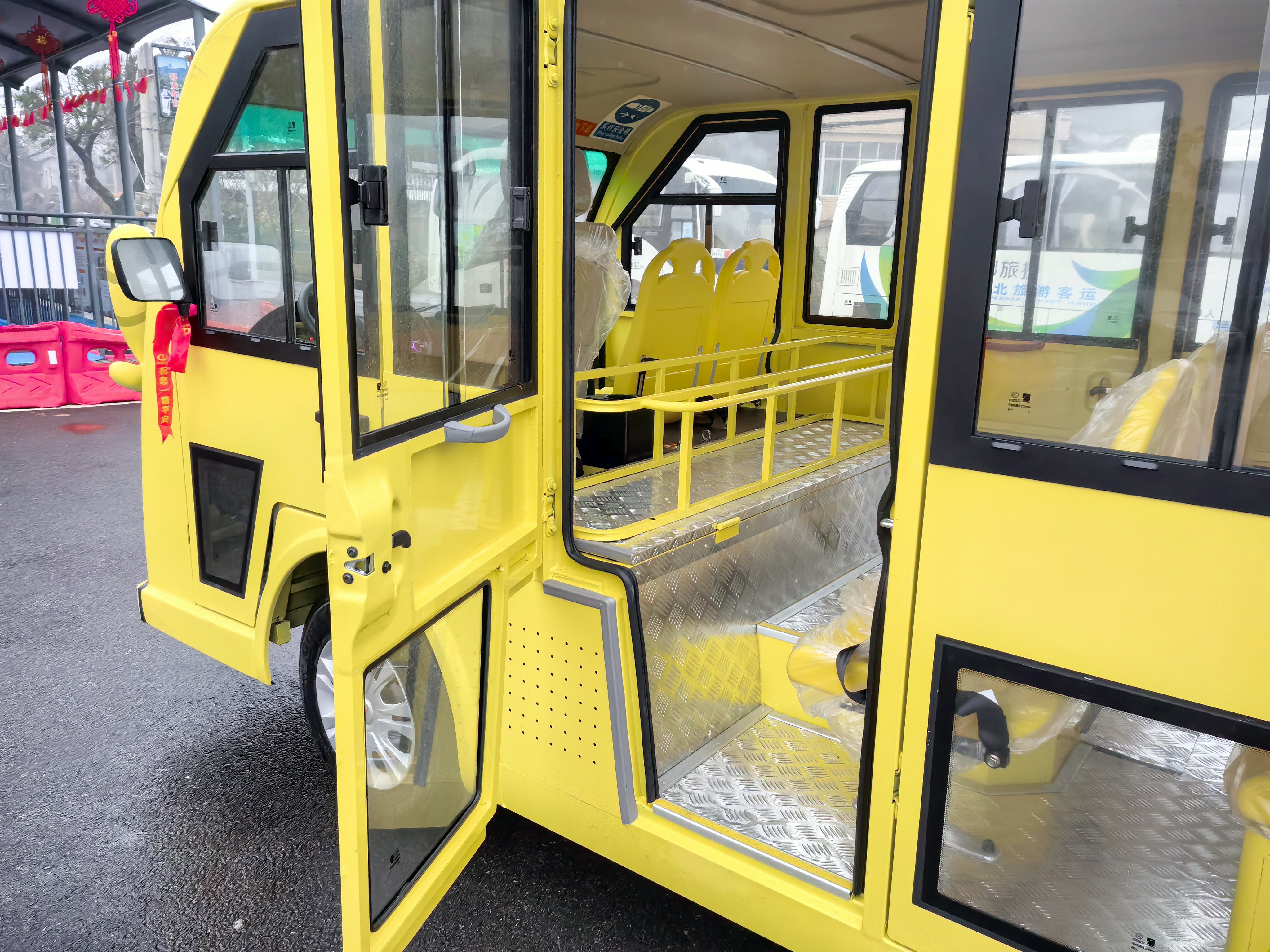 电动观光车的地板维护