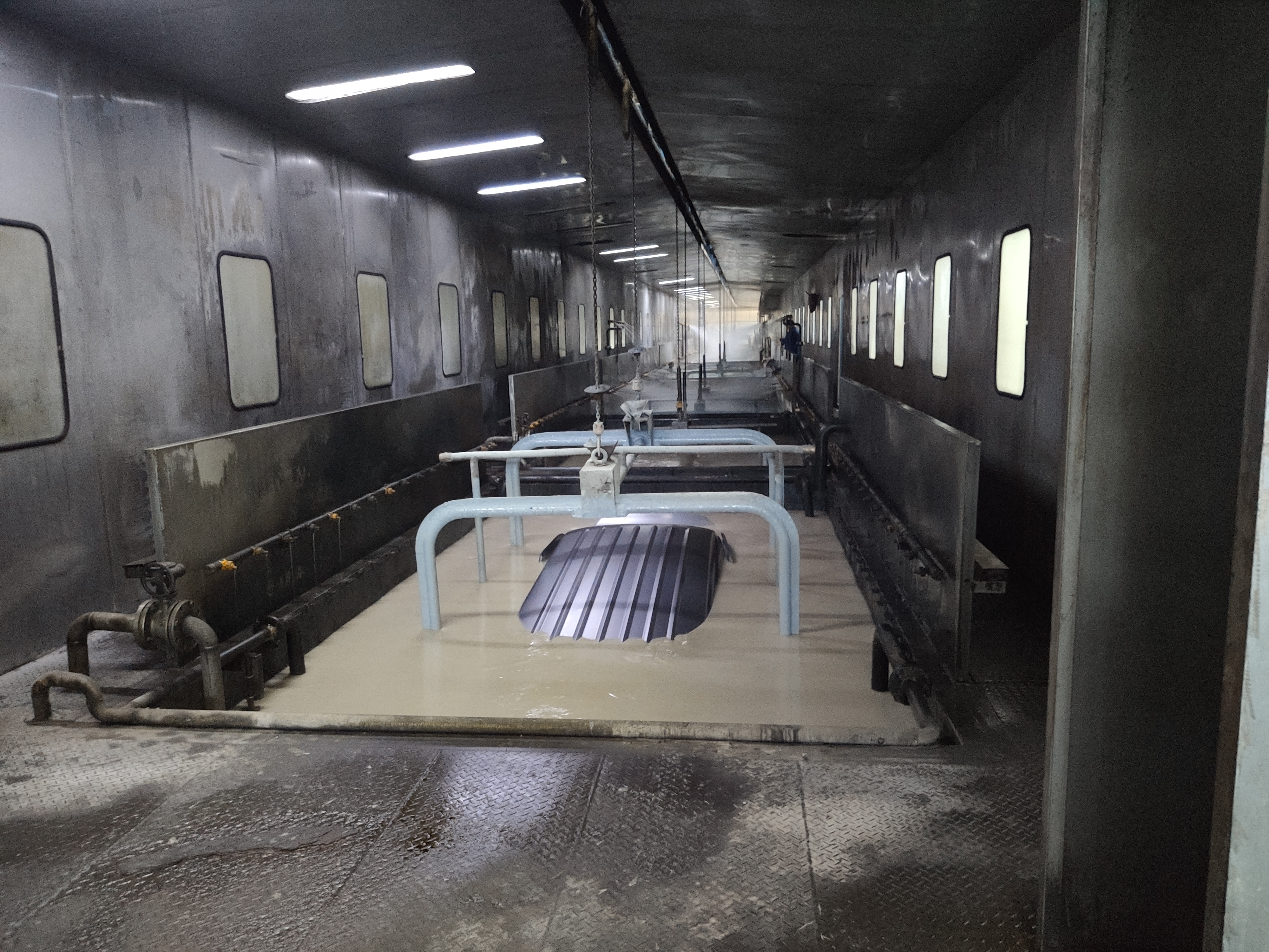 五菱观光车全系列车型确都采用了阴极电泳工艺