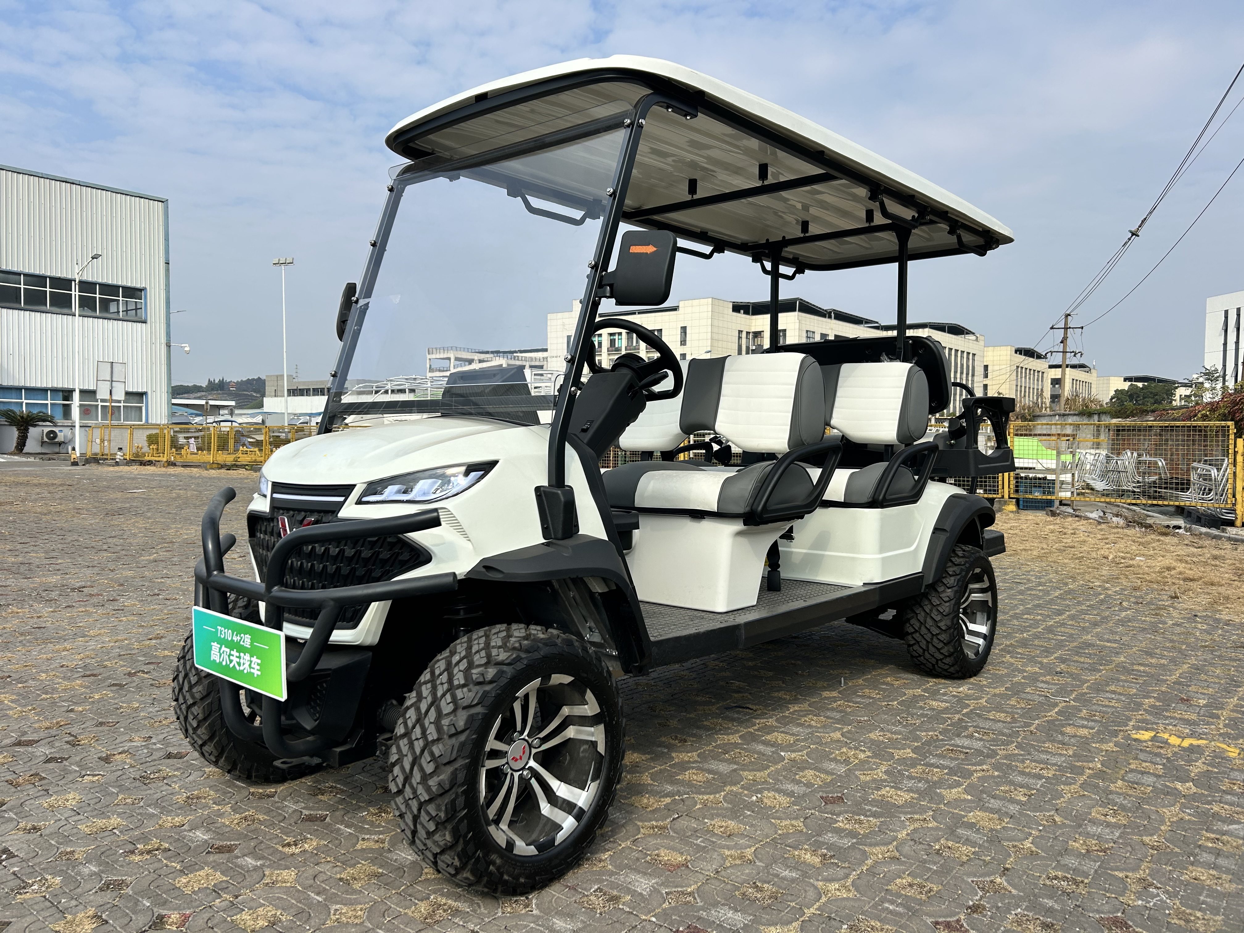 五菱T310电动高尔夫球车