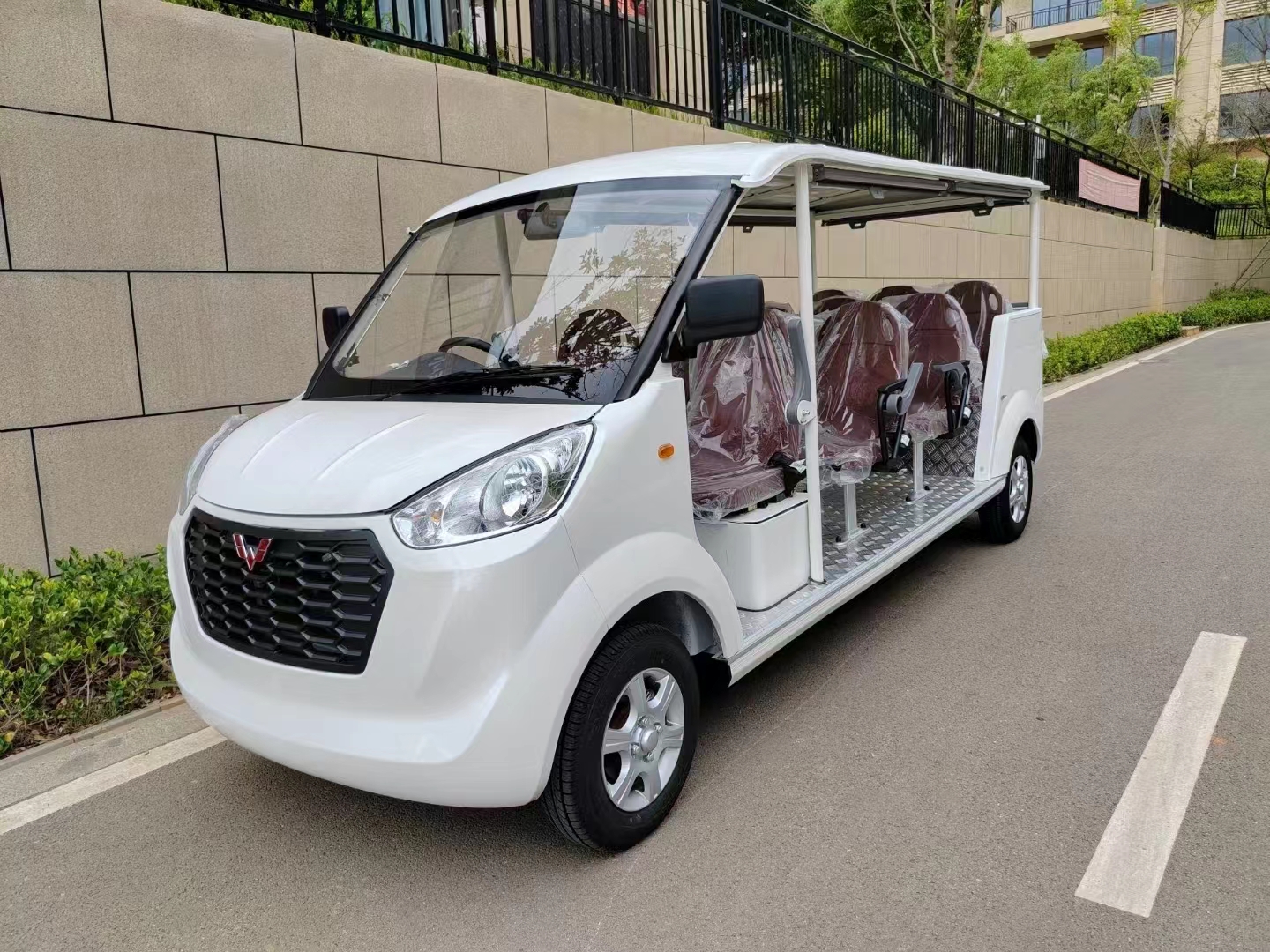 五菱11座观光车