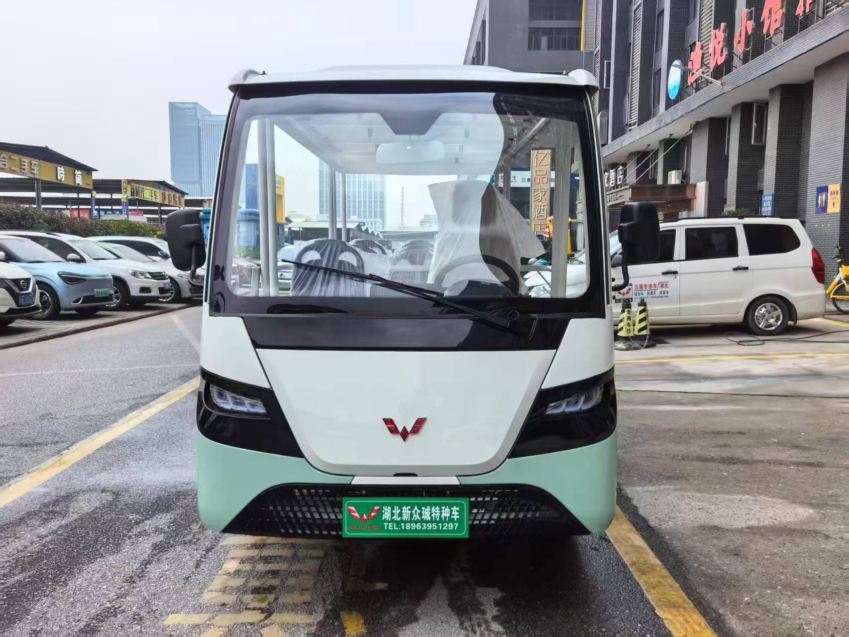 五菱L500观光车 正面