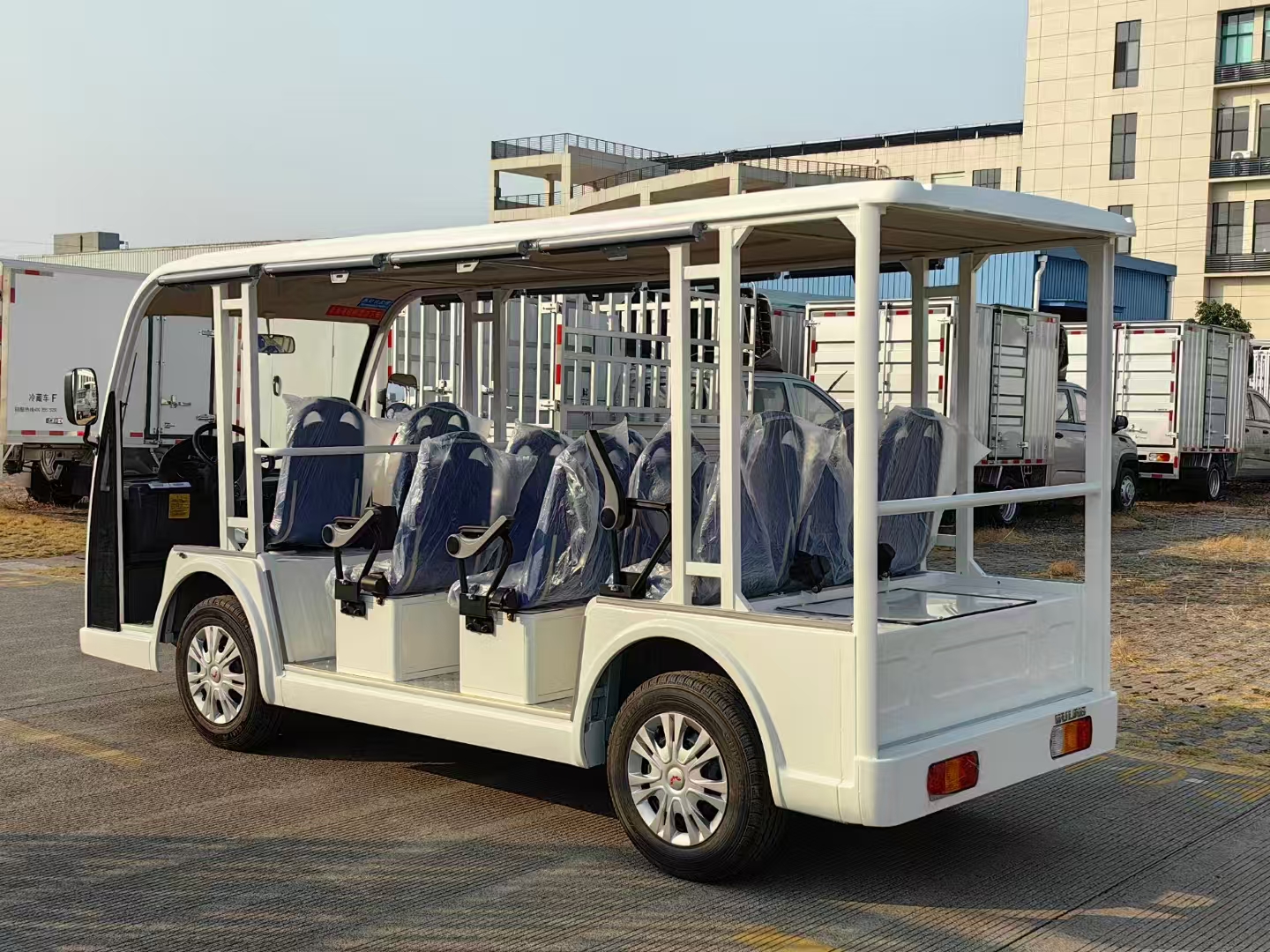 五菱11座观光车L系列