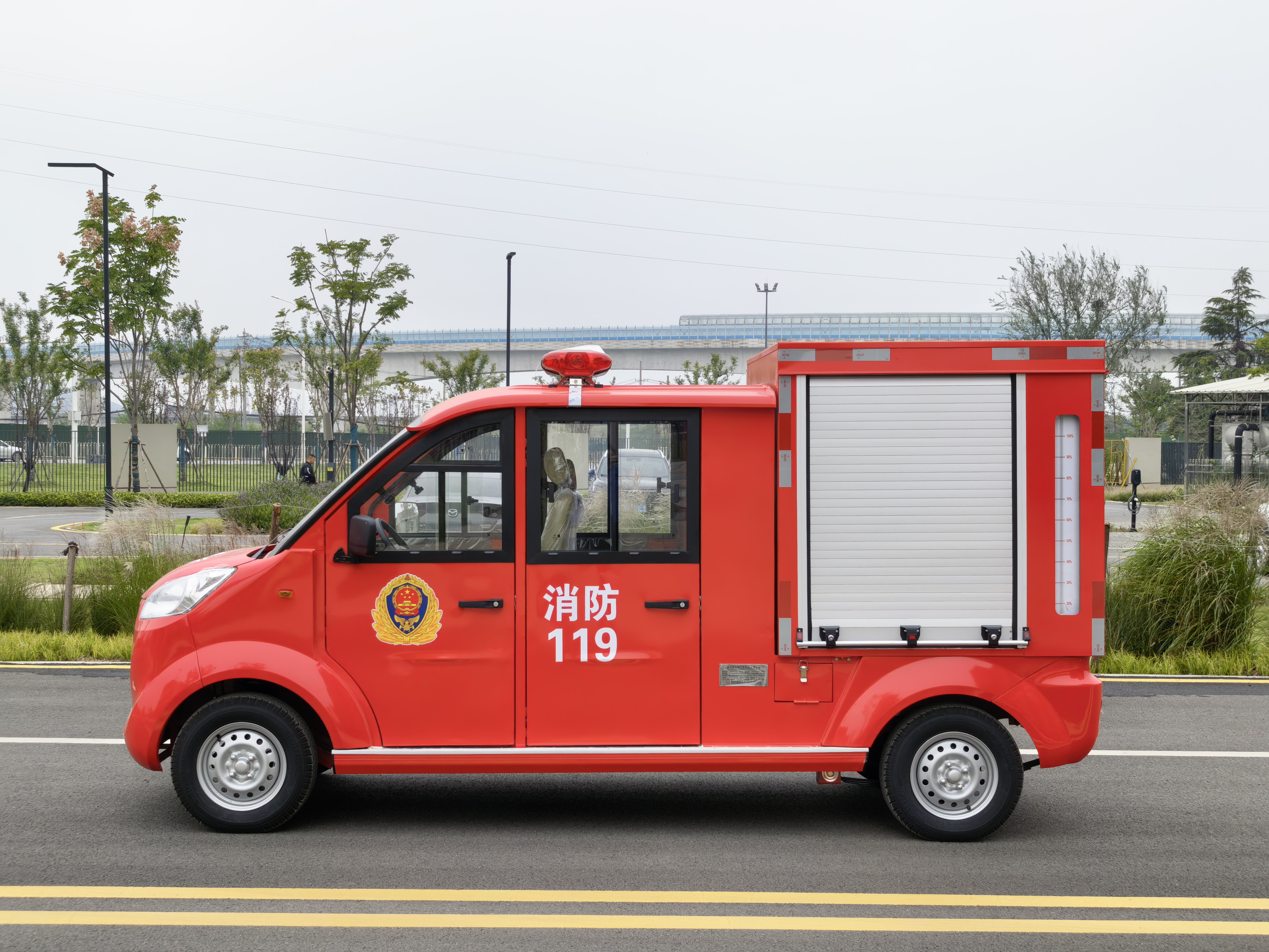 五菱5座电动消防车