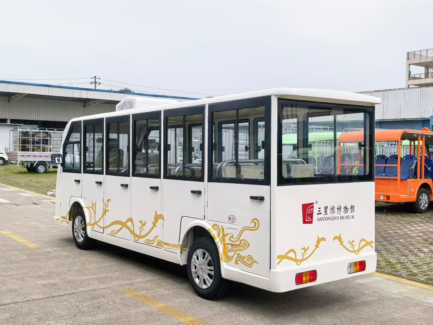 五菱17座观光车L系列