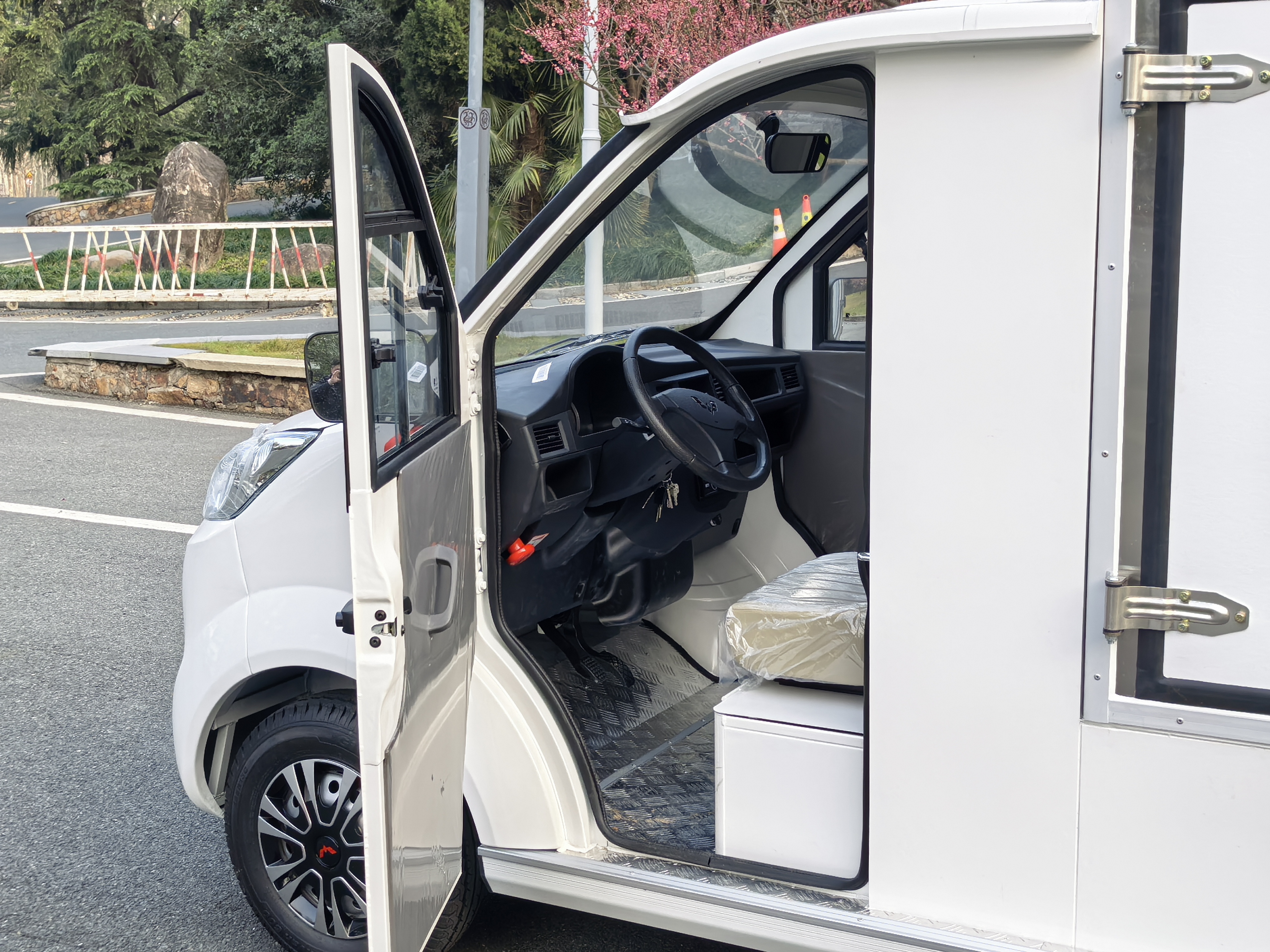 五菱单排布草车(送餐车) 五菱单排布草车(送餐车)