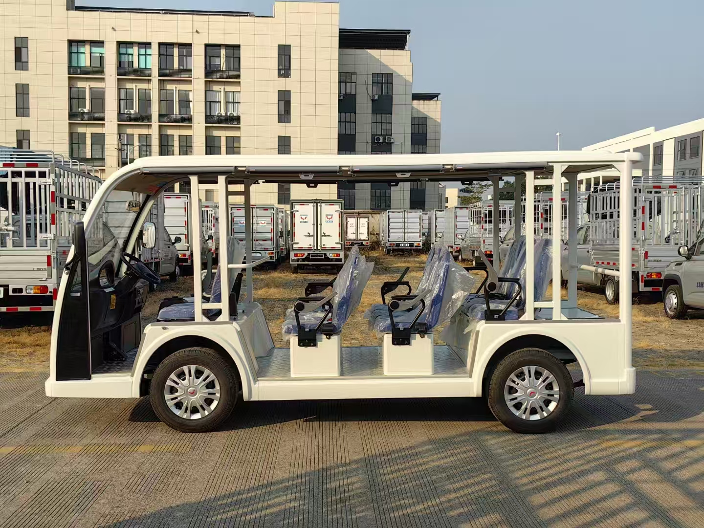 五菱11座观光车L系列