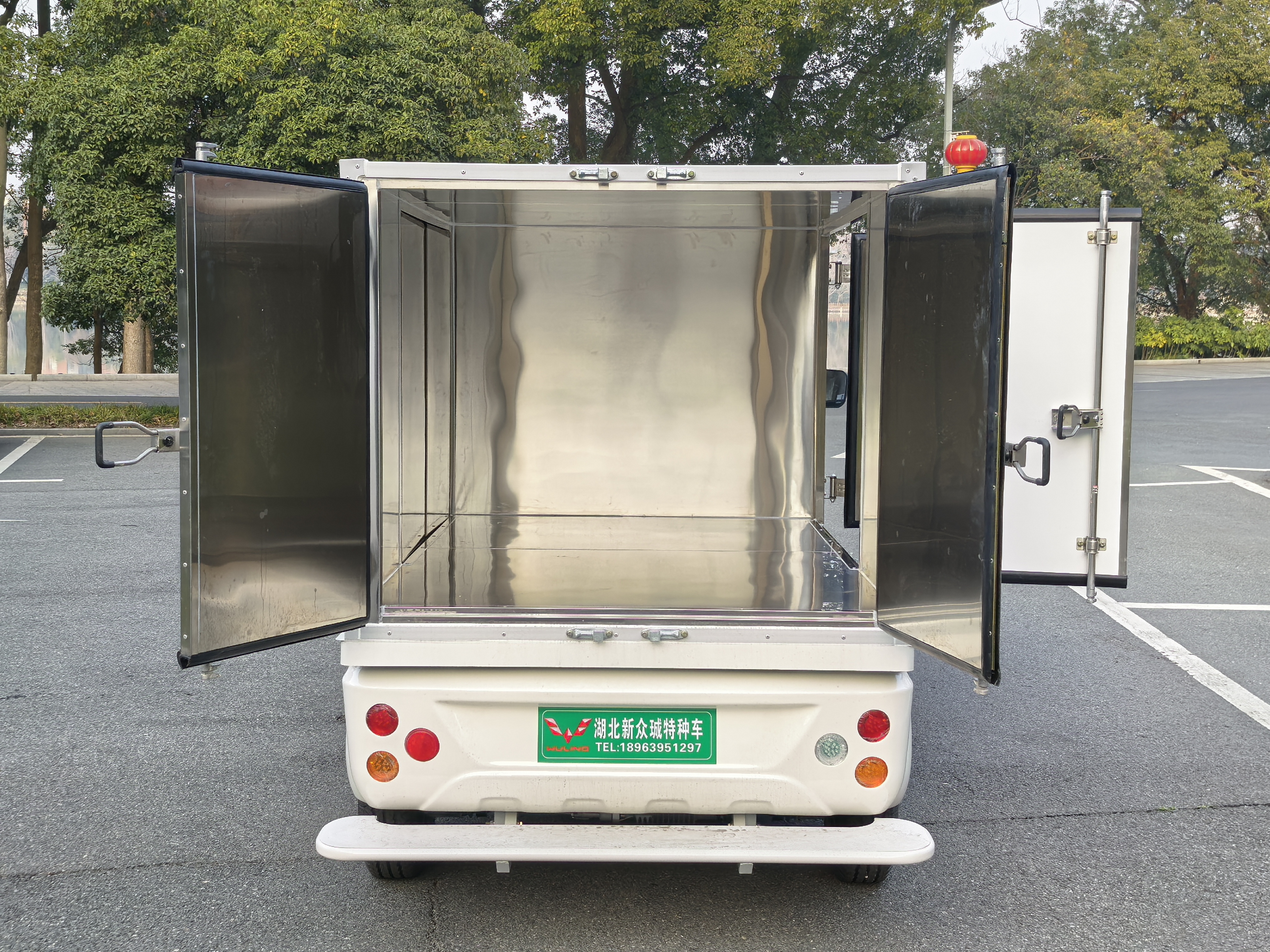 五菱单排布草车(送餐车) 五菱单排布草车(送餐车)