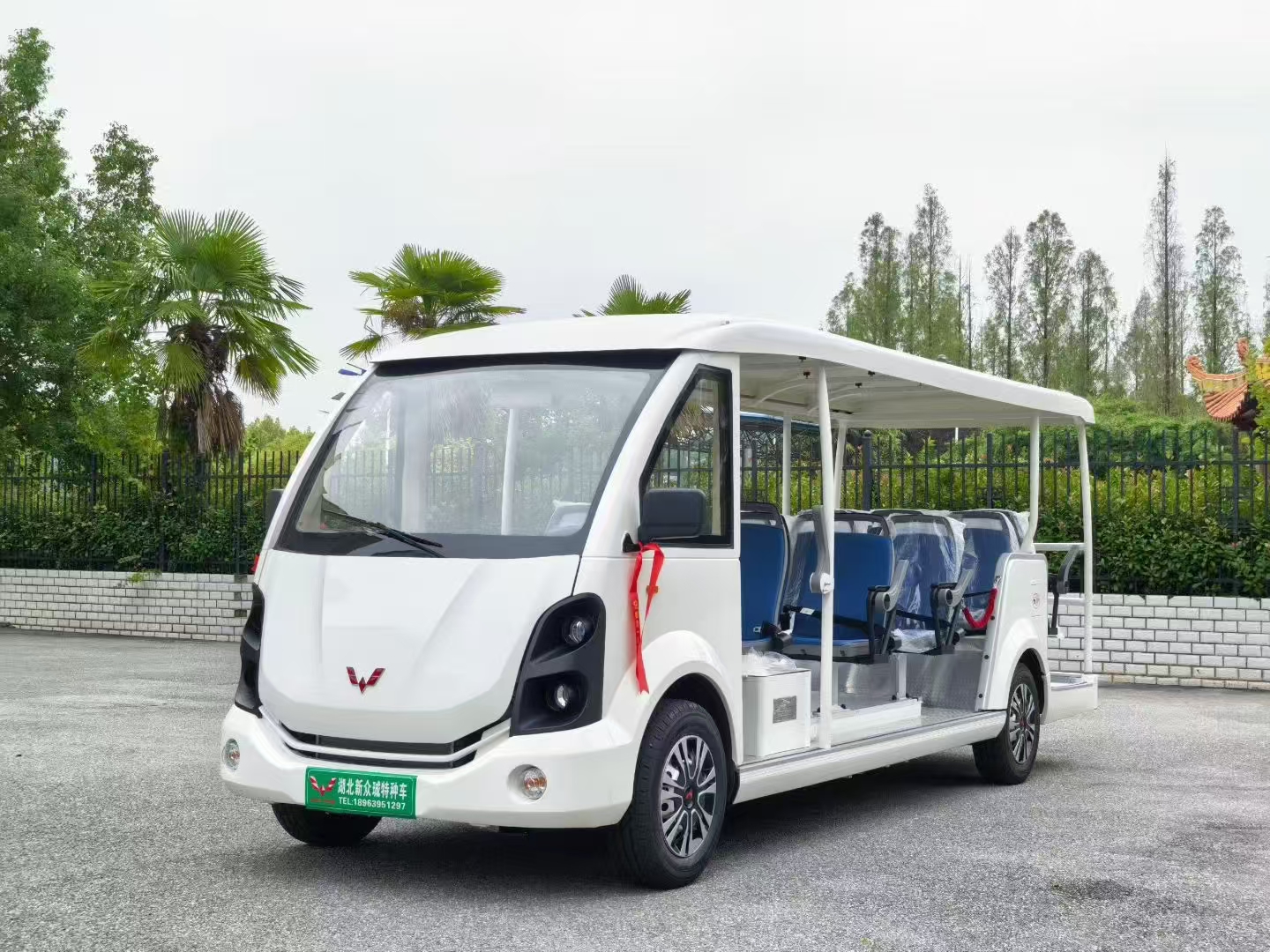 五菱14座国宾观光车的特点