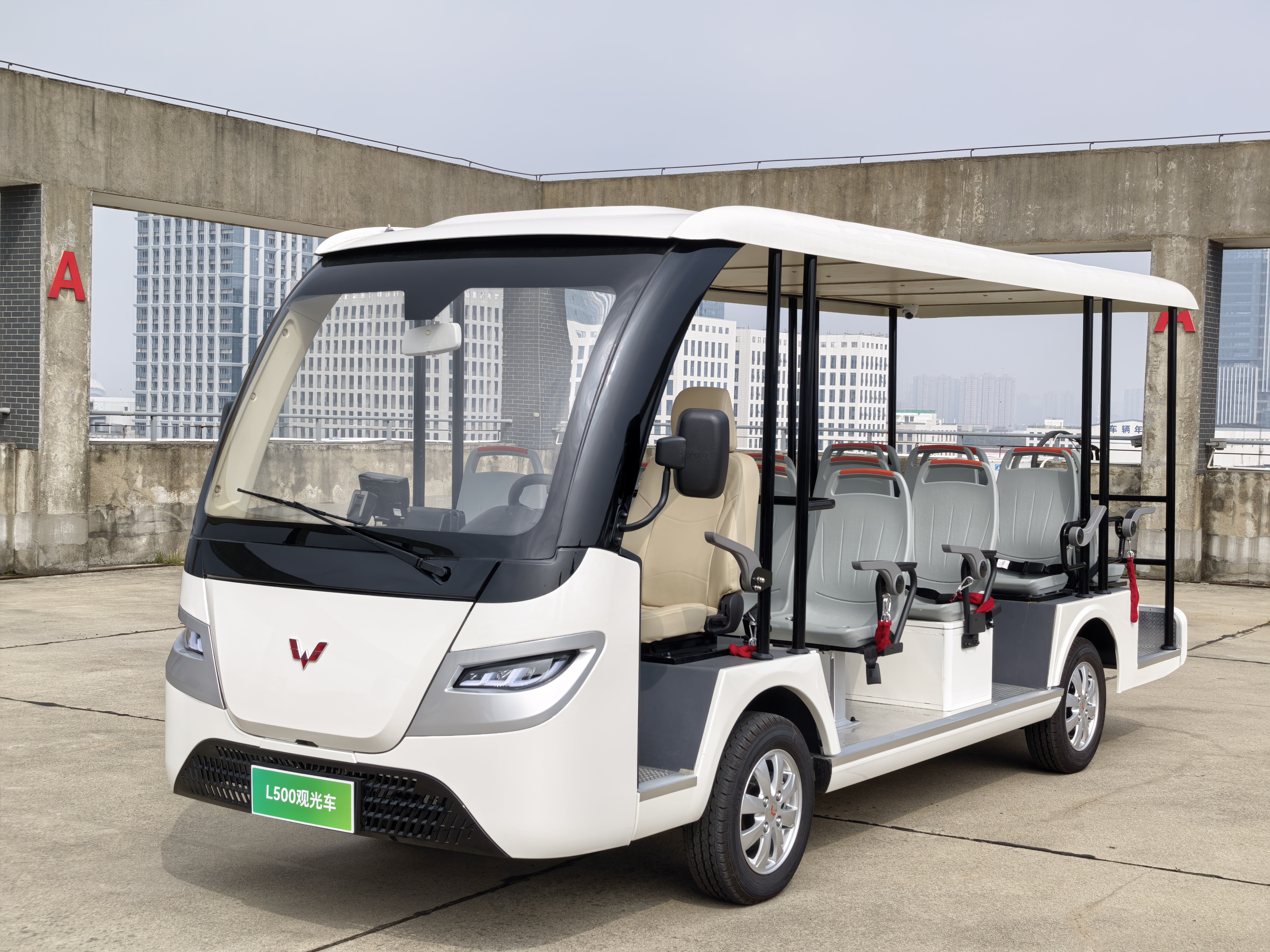 五菱14座L500电动观光车的优势