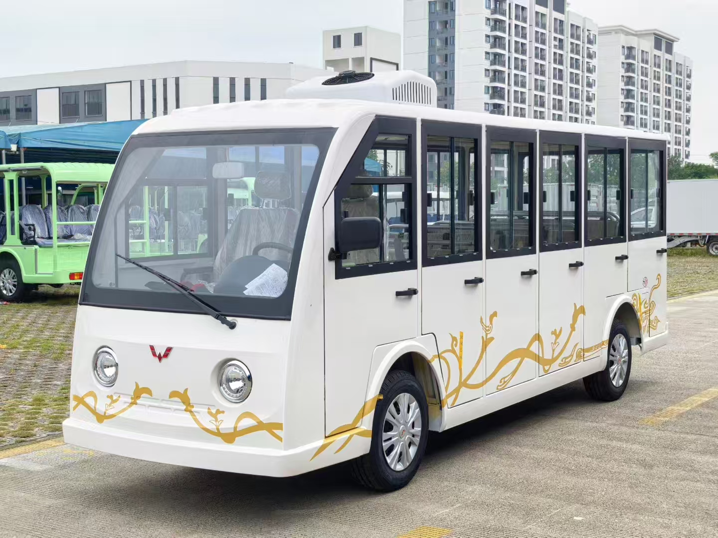 五菱17座观光车具备哪些优势